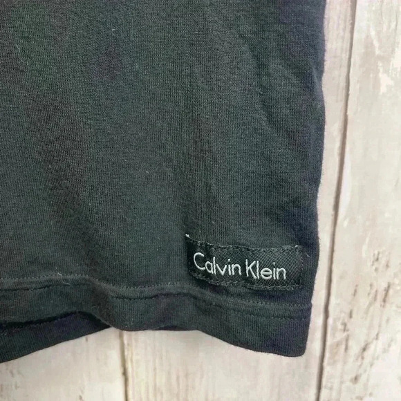Calvin Klein Black V-Neck Shirt Size Medium lightweight/casual - Picture 2 of 8